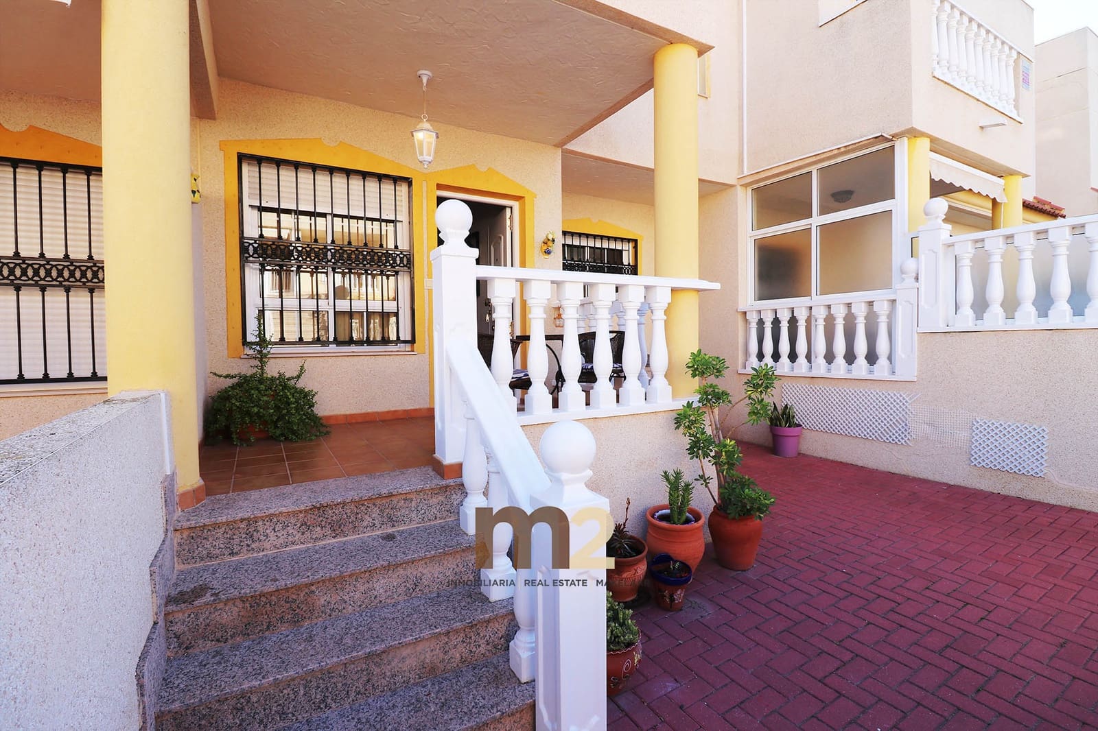 Bungalow de 3 habitaciones en Guardamar del Segura en venta con piscina garaje - 189.900 € (Ref: 9516310)