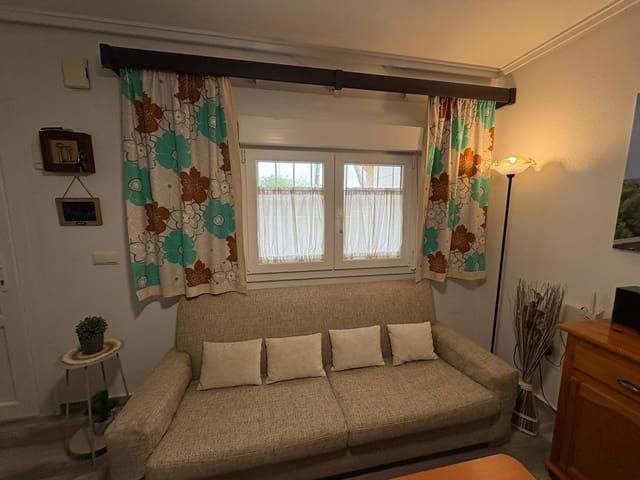 3 slaapkamer Bungalow te huur in El Moncayo, Guardamar del Segura met zwembad - € 1.000 (Ref: 9532646)