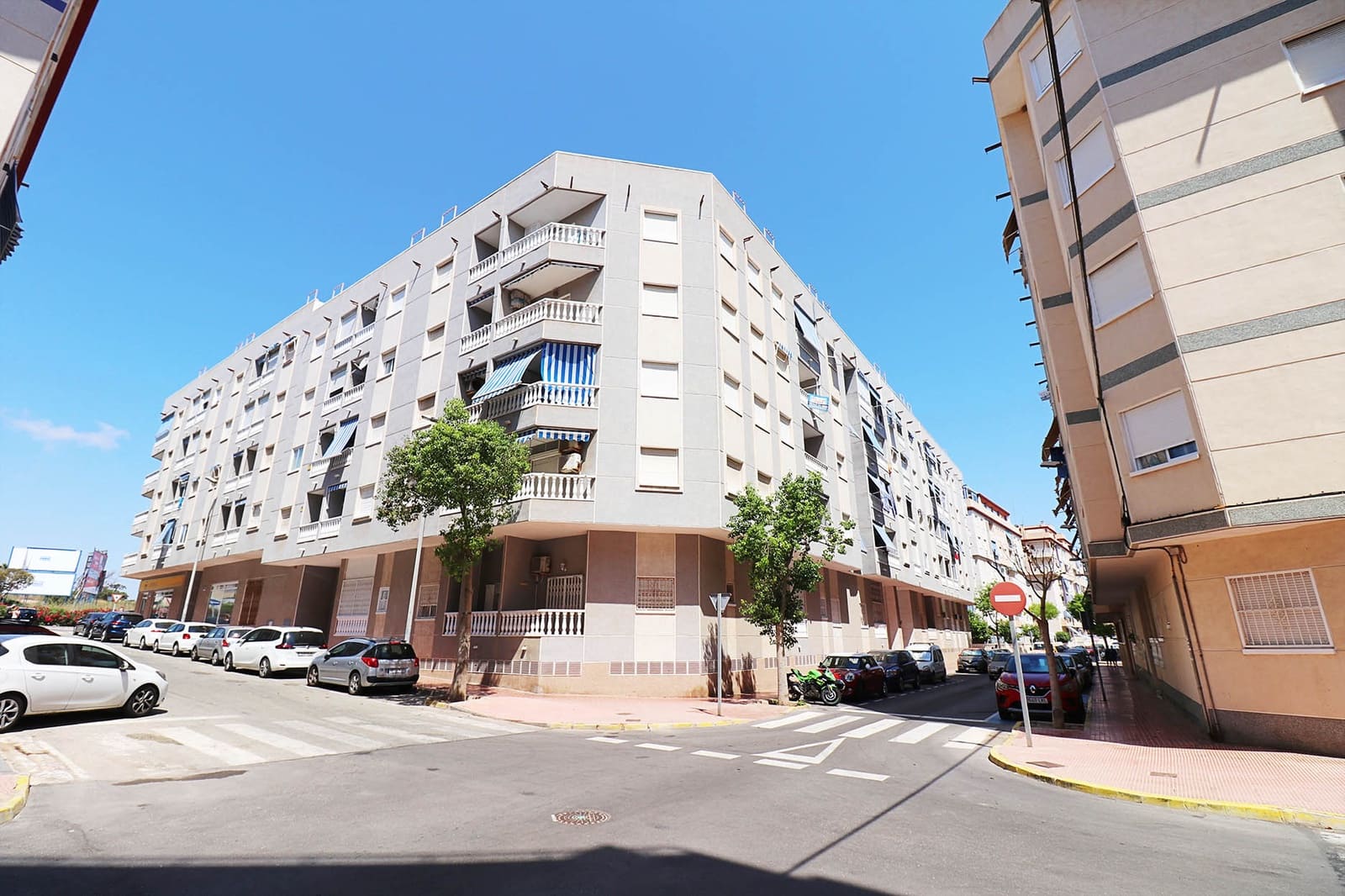 Apartamento de 1 habitación en Guardamar del Segura en venta con piscina - 99.900 € (Ref: 9570042)