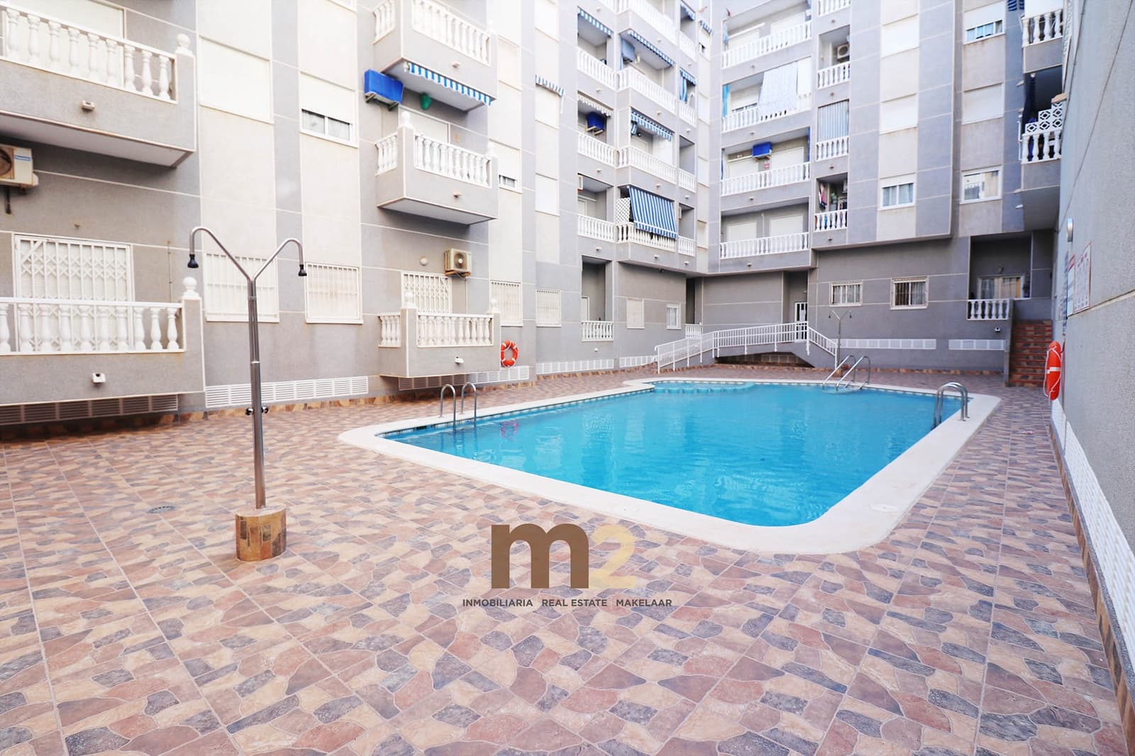 Apartamento de 1 habitación en Guardamar del Segura en venta con piscina - 99.900 € (Ref: 9570042)