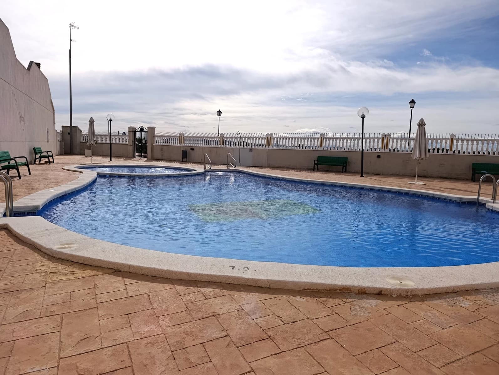 2 soverom Bungalow til leie i Daya Nueva med svømmebasseng - € 750 (Ref: 9588417)