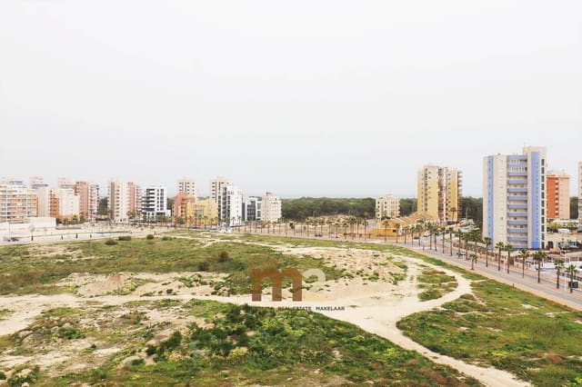 2 bedroom Apartment for sale in Puerto Deportivo, Guardamar del Segura with pool garage - € 169,000 (Ref: 9652855)