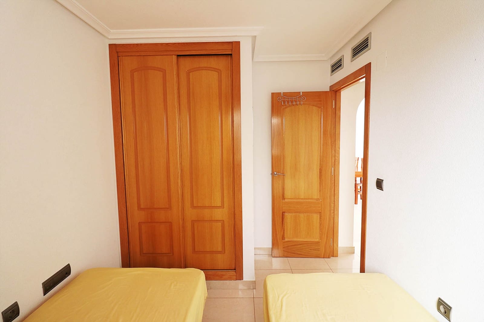 2 soveværelse Lejlighed til leje i Guardamar del Segura - € 750 (Ref: 9685244)