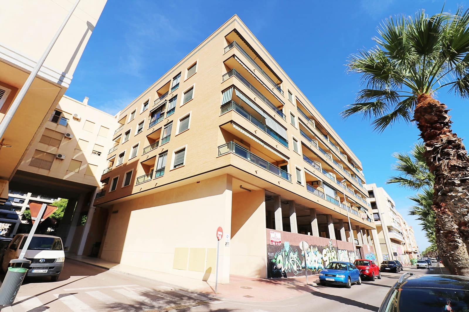 2 soveværelse Lejlighed til leje i Guardamar del Segura - € 750 (Ref: 9685244)