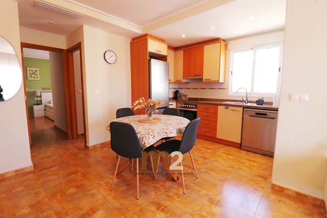 Apartamento de 2 habitaciones en Puerto Deportivo, Guardamar del Segura en alquiler con piscina garaje - 750 € (Ref: 9685667)