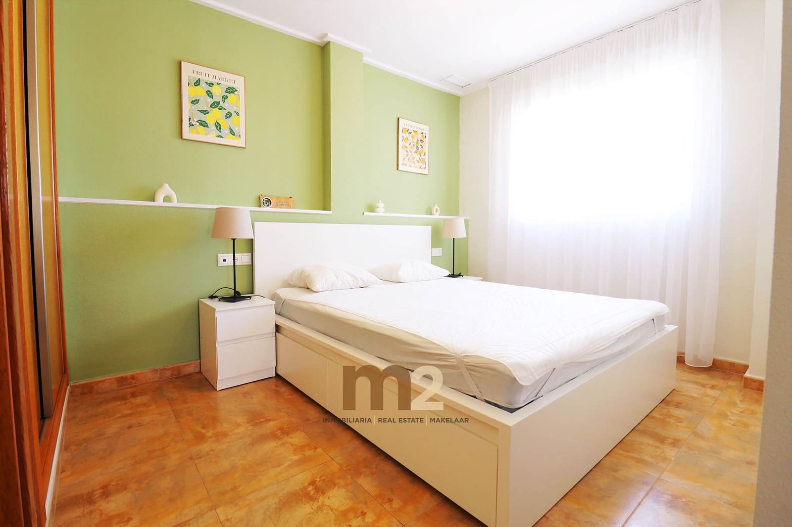 Apartamento de 2 habitaciones en Guardamar del Segura en alquiler con piscina garaje - 750 € (Ref: 9685667)