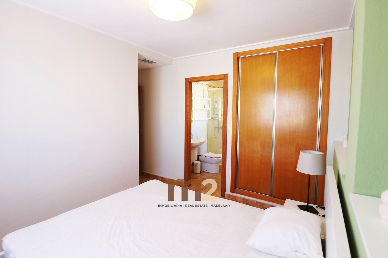 Apartamento de 2 habitaciones en Guardamar del Segura en alquiler con piscina garaje - 750 € (Ref: 9685667)