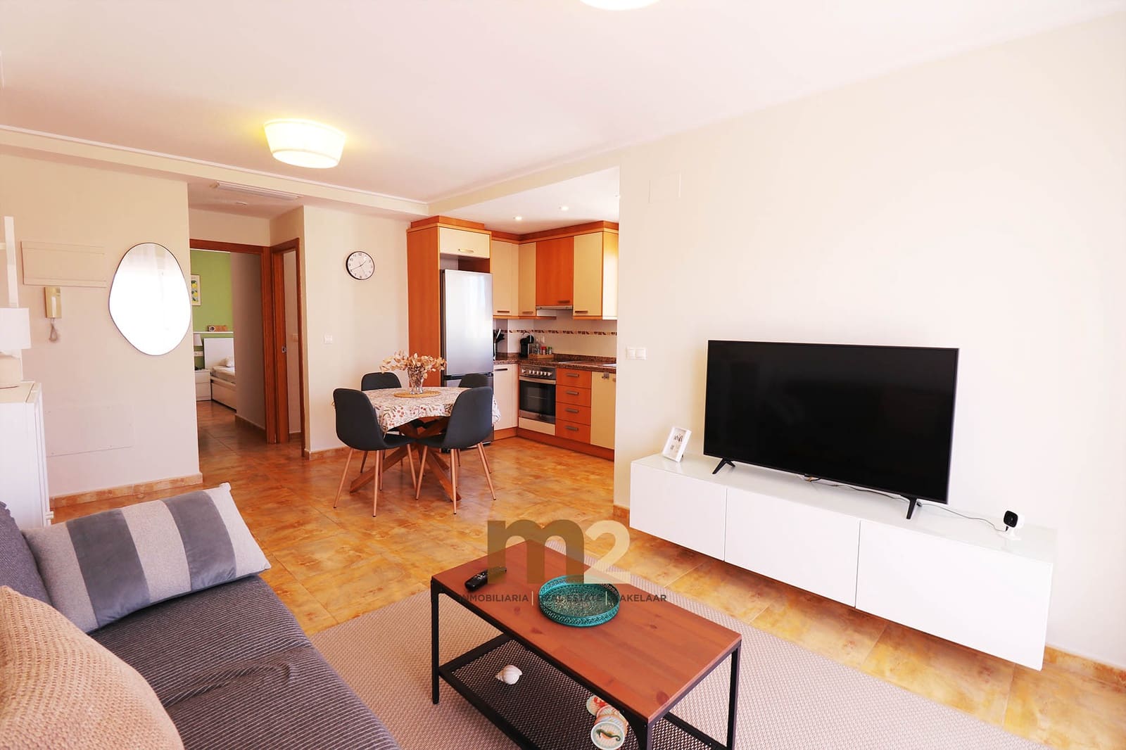 Apartamento de 2 habitaciones en Guardamar del Segura en alquiler con piscina garaje - 750 € (Ref: 9685667)