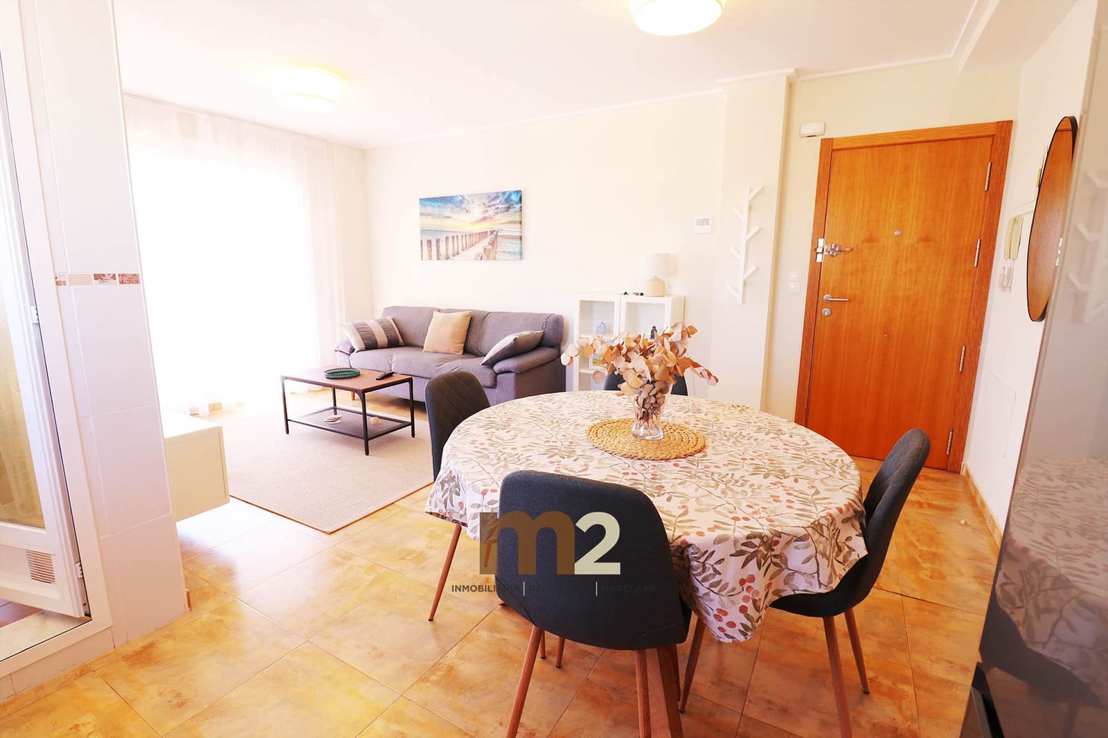 Apartamento de 2 habitaciones en Guardamar del Segura en alquiler con piscina garaje - 750 € (Ref: 9685667)