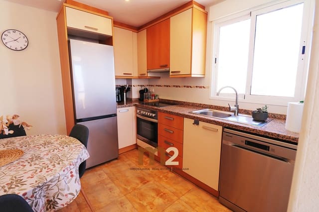 Apartamento de 2 habitaciones en Puerto Deportivo, Guardamar del Segura en alquiler con piscina garaje - 750 € (Ref: 9685667)