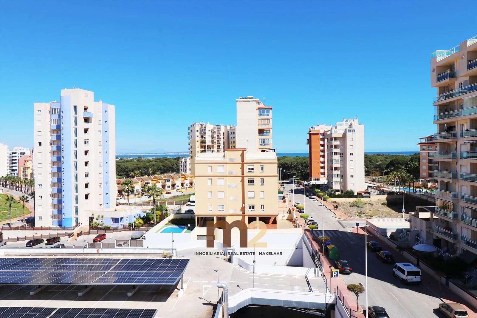 Apartamento de 2 habitaciones en Guardamar del Segura en alquiler con piscina garaje - 750 € (Ref: 9685667)