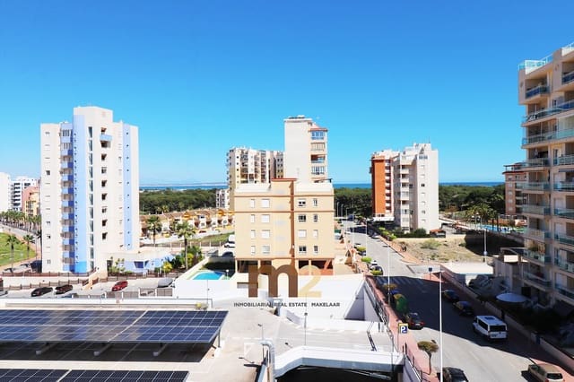 Apartamento de 2 habitaciones en Puerto Deportivo, Guardamar del Segura en alquiler con piscina garaje - 750 € (Ref: 9685667)