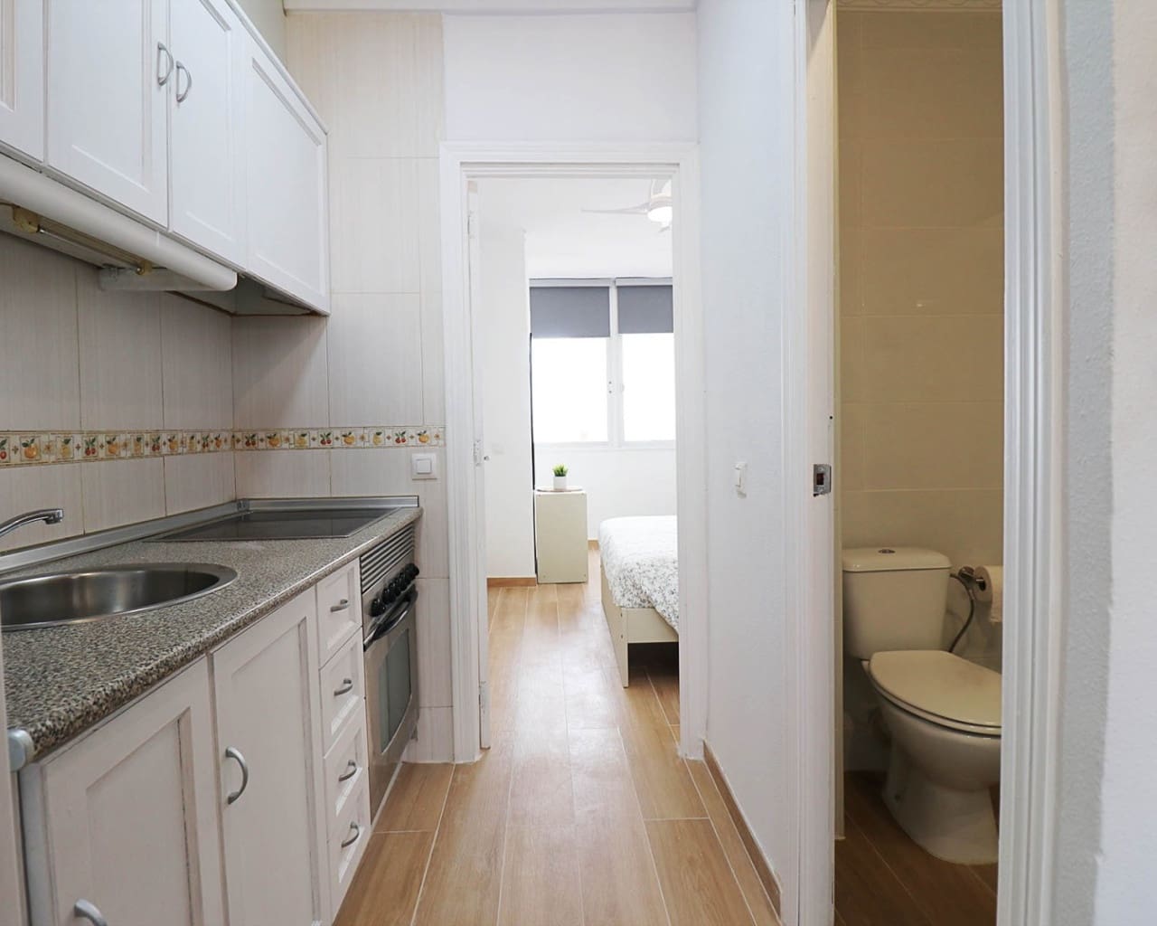 1 bedroom Apartment for rent in Torrevieja with pool - € 600 (Ref: 9730776)