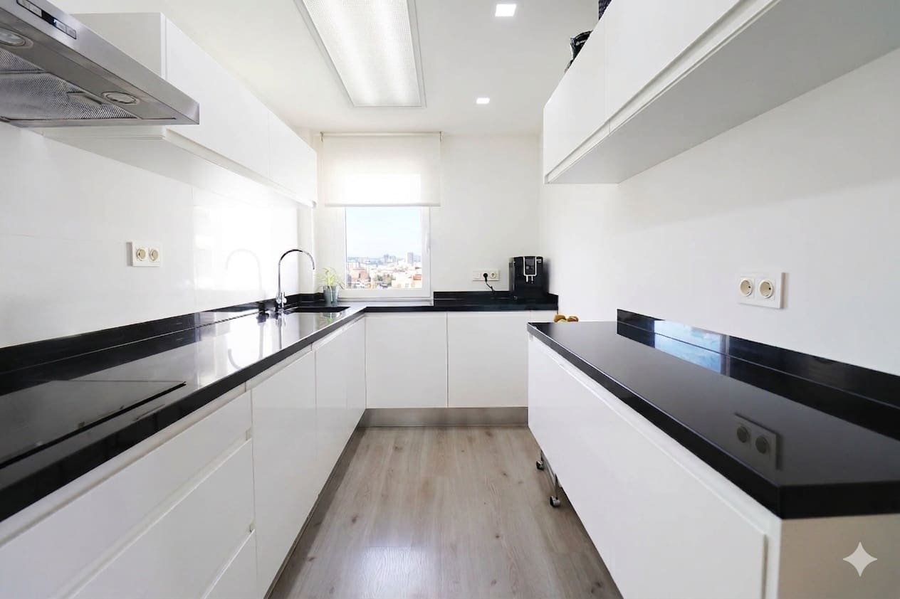3 bedroom Apartment for sale in Guardamar del Segura with pool garage - € 437,500 (Ref: 9821327)