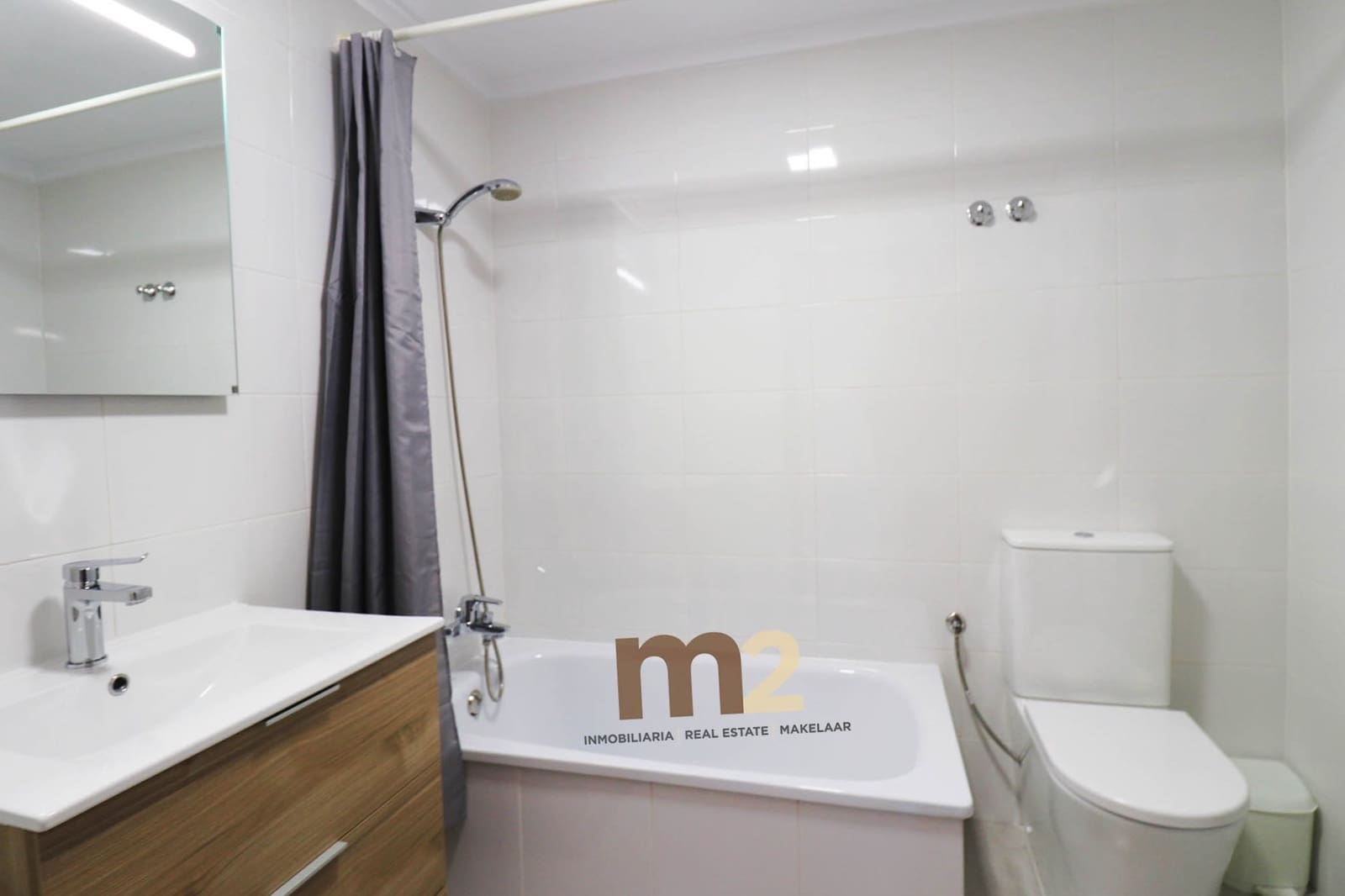 4 makuuhuone Ranta-asunto vuokrattavana paikassa Guardamar del Segura - 990 € (Ref: 9860756)