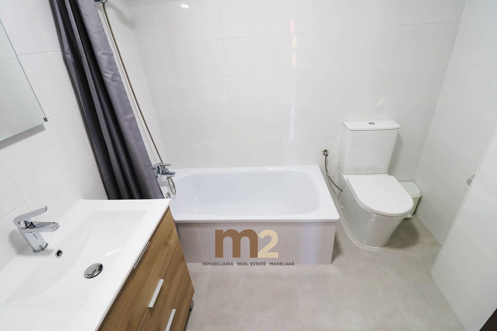 4 makuuhuone Ranta-asunto vuokrattavana paikassa Guardamar del Segura - 990 € (Ref: 9860756)