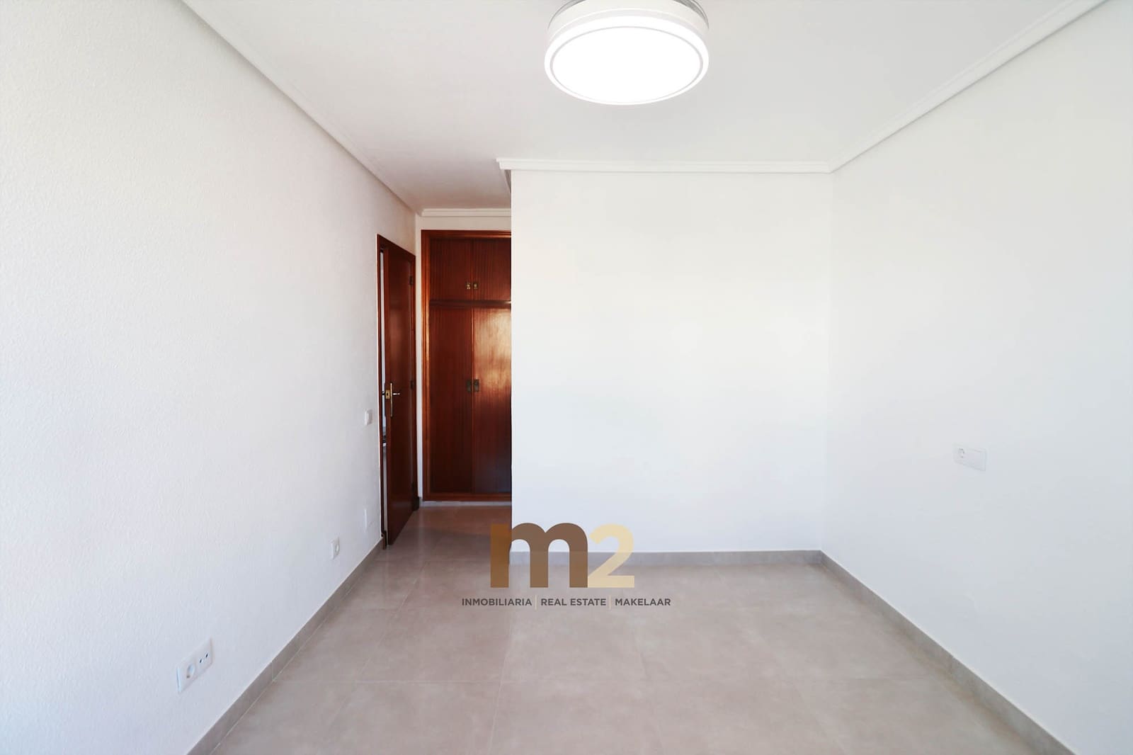4 makuuhuone Ranta-asunto vuokrattavana paikassa Guardamar del Segura - 990 € (Ref: 9860756)