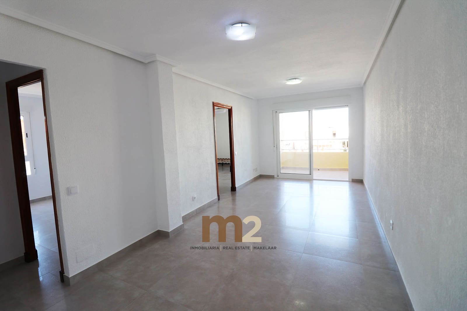 4 makuuhuone Ranta-asunto vuokrattavana paikassa Guardamar del Segura - 990 € (Ref: 9860756)