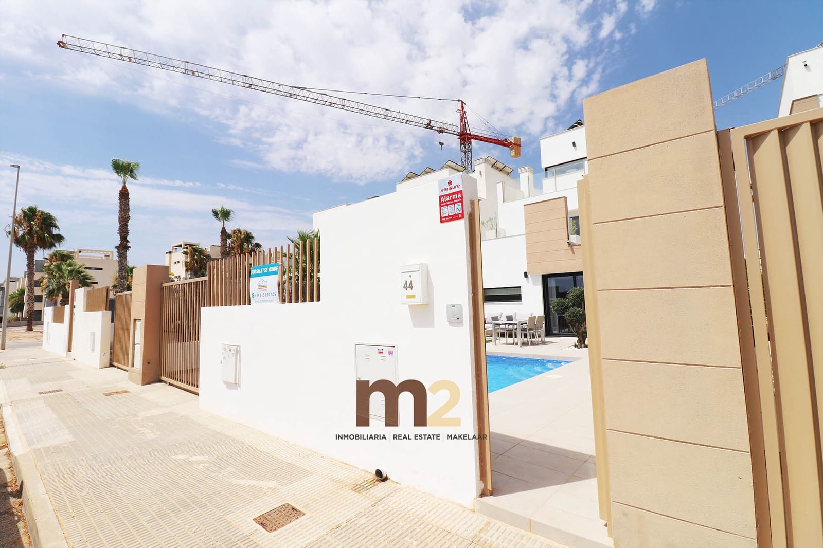 3 bedroom Villa for sale in Guardamar del Segura with pool garage - € 450,000 (Ref: 9973789)