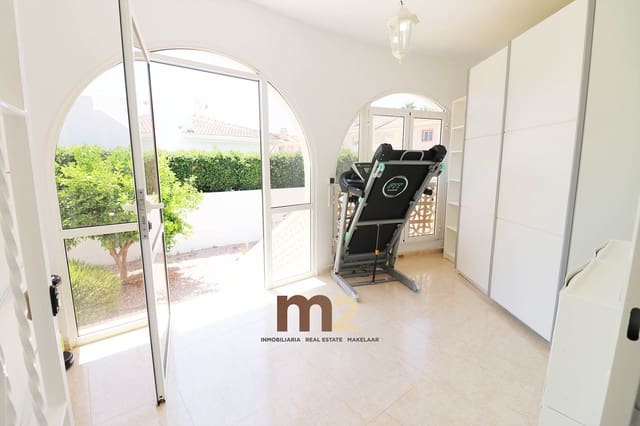 3 bedroom Bungalow for sale in Ciudad Quesada, Rojales with pool garage - € 449,900 (Ref: 9990003)