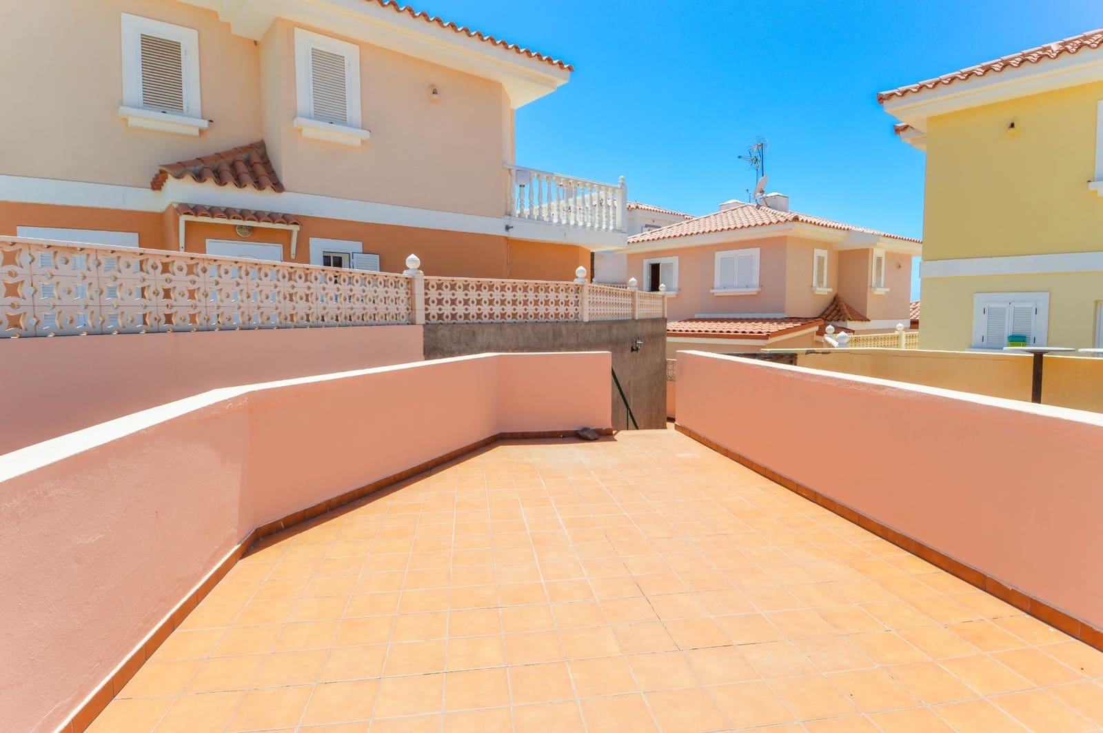 2 Zimmer Apartment zu vermieten in Mogan mit Garage - 1.700 € (Ref: 10043139)
