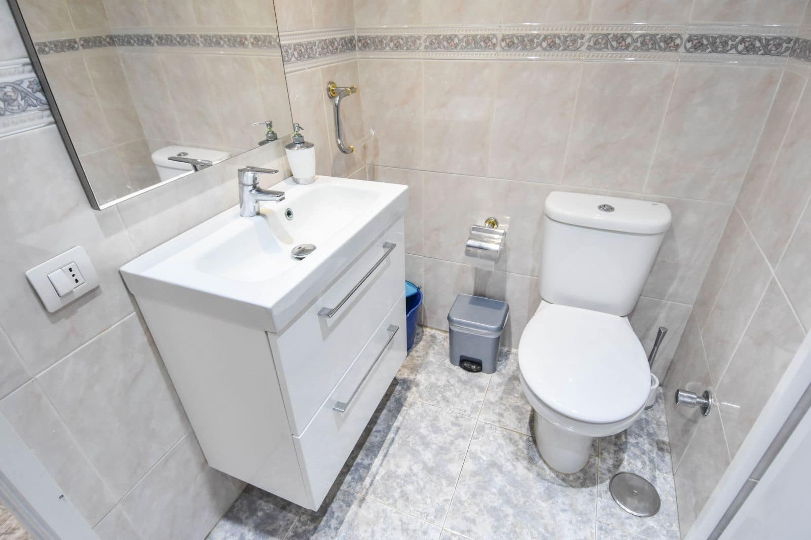 1 slaapkamer Appartement te huur in Patalavaca met zwembad garage - € 950 (Ref: 10068054)