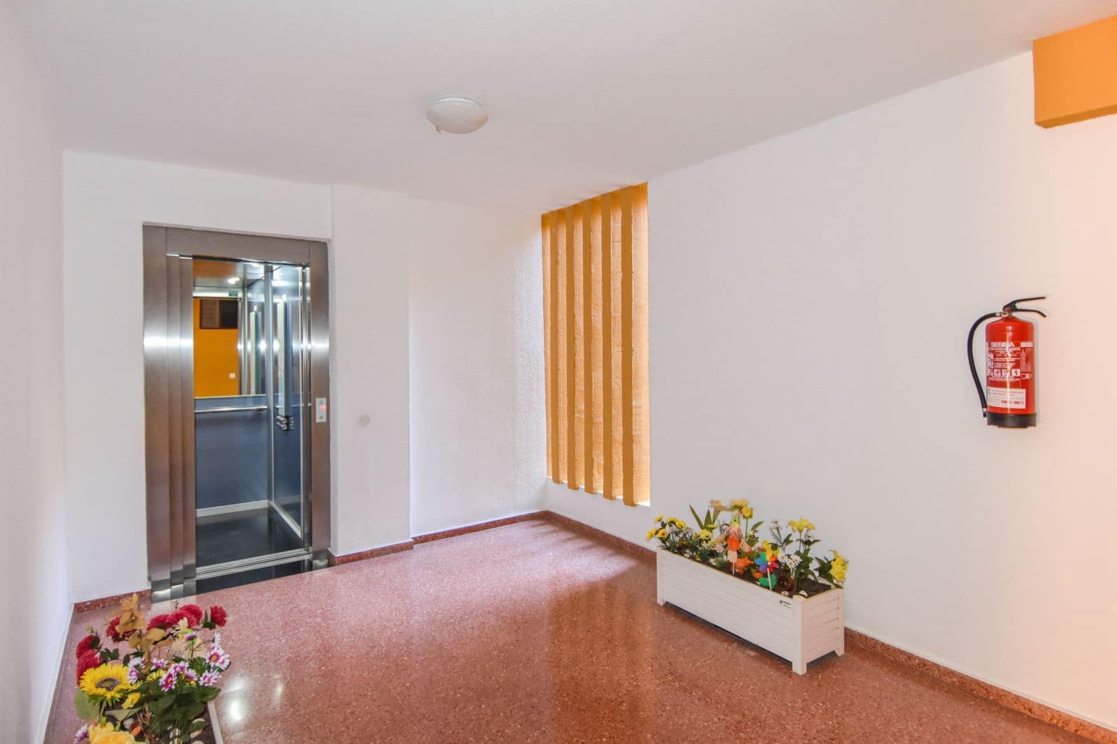 1 slaapkamer Appartement te huur in Patalavaca met zwembad garage - € 950 (Ref: 10068054)