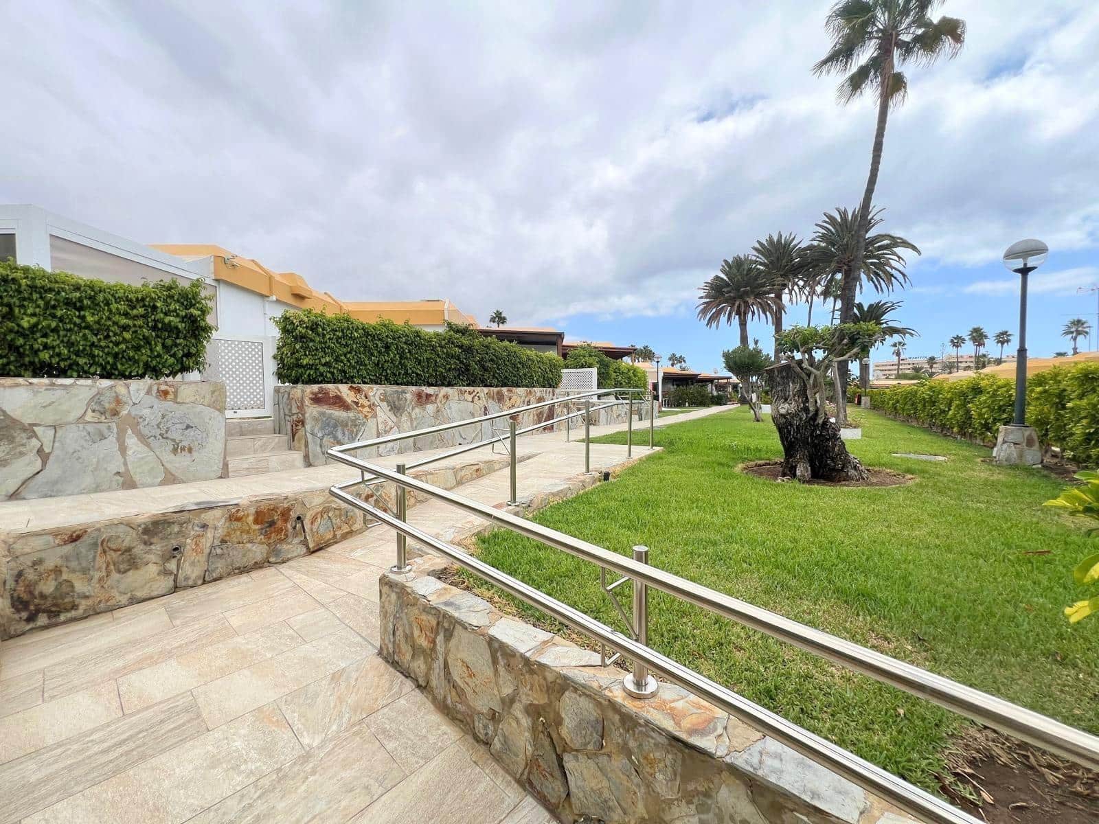 2 soverom Bungalow til leie i Playa del Ingles med svømmebasseng garasje - € 1 300 (Ref: 10081387)