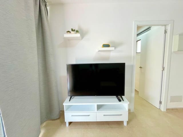 2 soverom Bungalow til leie i Playa del Inglés, San Bartolomé de Tirajana med svømmebasseng garasje - € 1 300 (Ref: 10081387)