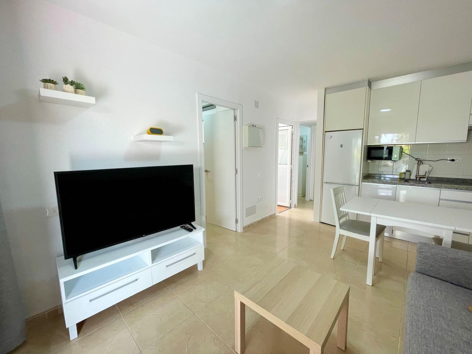 2 soverom Bungalow til leie i Playa del Ingles med svømmebasseng garasje - € 1 300 (Ref: 10081387)