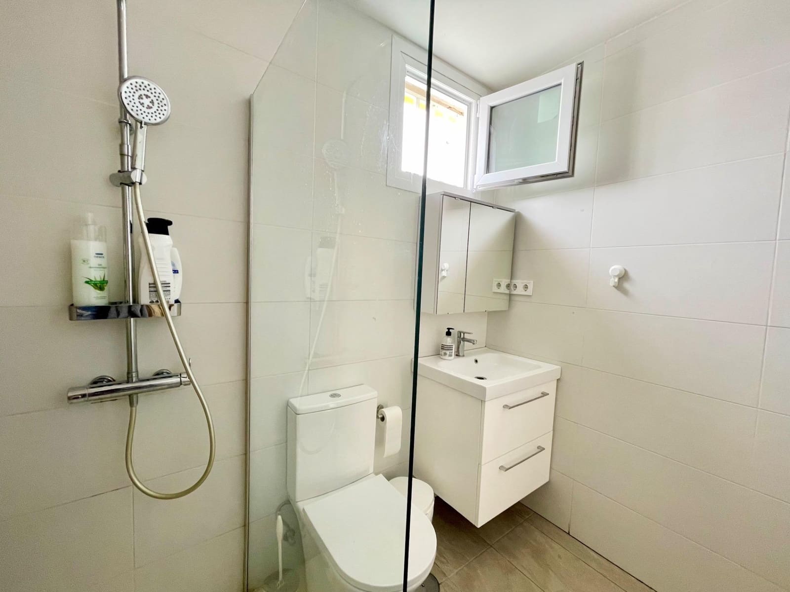 2 soverom Bungalow til leie i Playa del Ingles med svømmebasseng garasje - € 1 300 (Ref: 10081387)