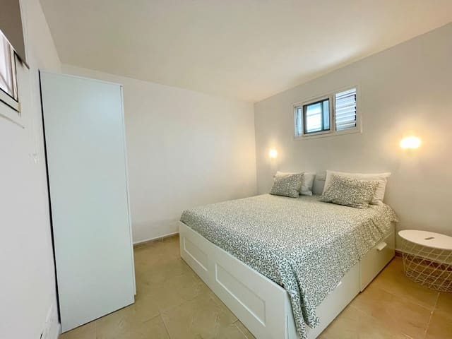 2 soverom Bungalow til leie i Playa del Inglés, San Bartolomé de Tirajana med svømmebasseng garasje - € 1 300 (Ref: 10081387)