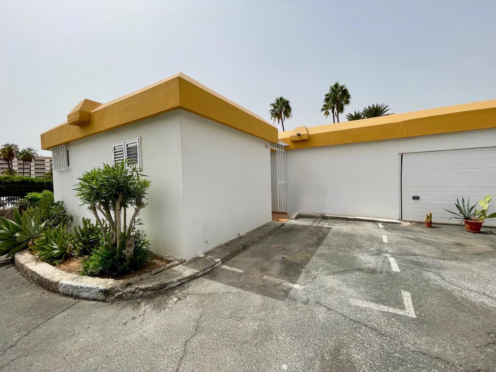 2 soverom Bungalow til leie i Playa del Ingles med svømmebasseng garasje - € 1 300 (Ref: 10081387)