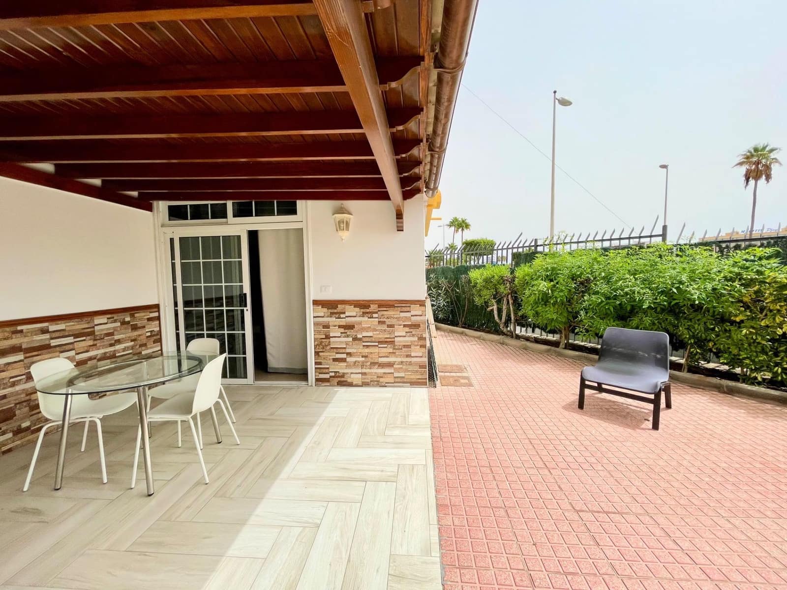 2 soverom Bungalow til leie i Playa del Ingles med svømmebasseng garasje - € 1 300 (Ref: 10081387)
