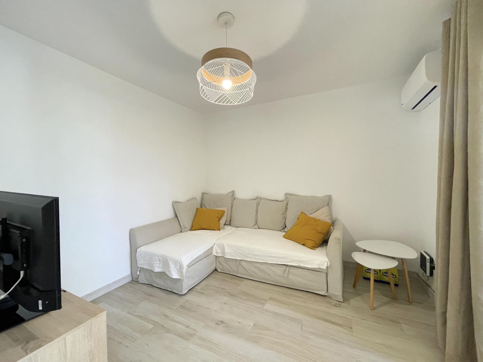 1 Zimmer Apartment zu vermieten in Sonneland mit Pool - 1.200 € (Ref: 8038079)