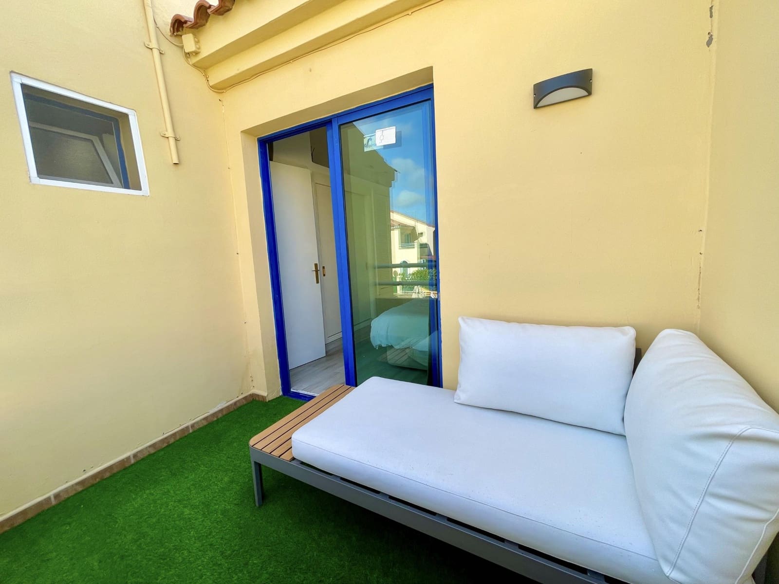 1 Zimmer Apartment zu vermieten in Sonneland mit Pool - 1.200 € (Ref: 8038079)