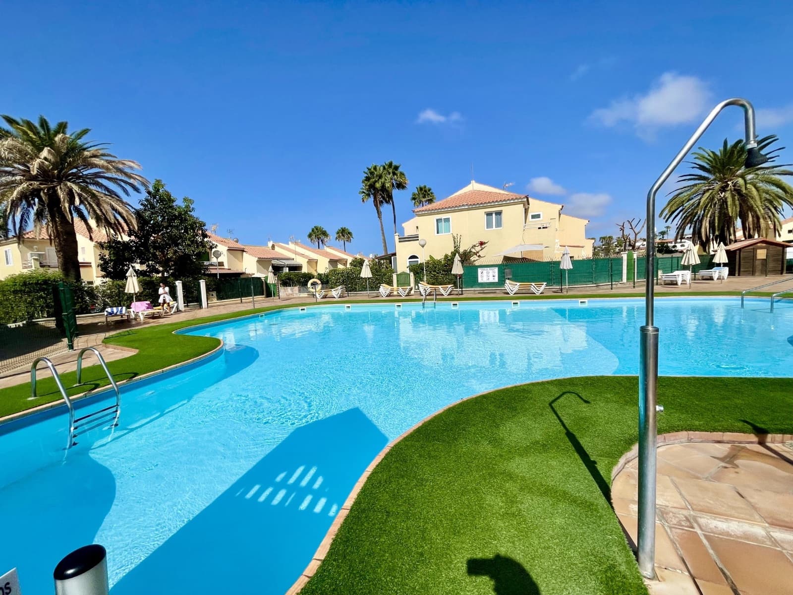 1 Zimmer Apartment zu vermieten in Sonneland mit Pool - 1.200 € (Ref: 8038079)