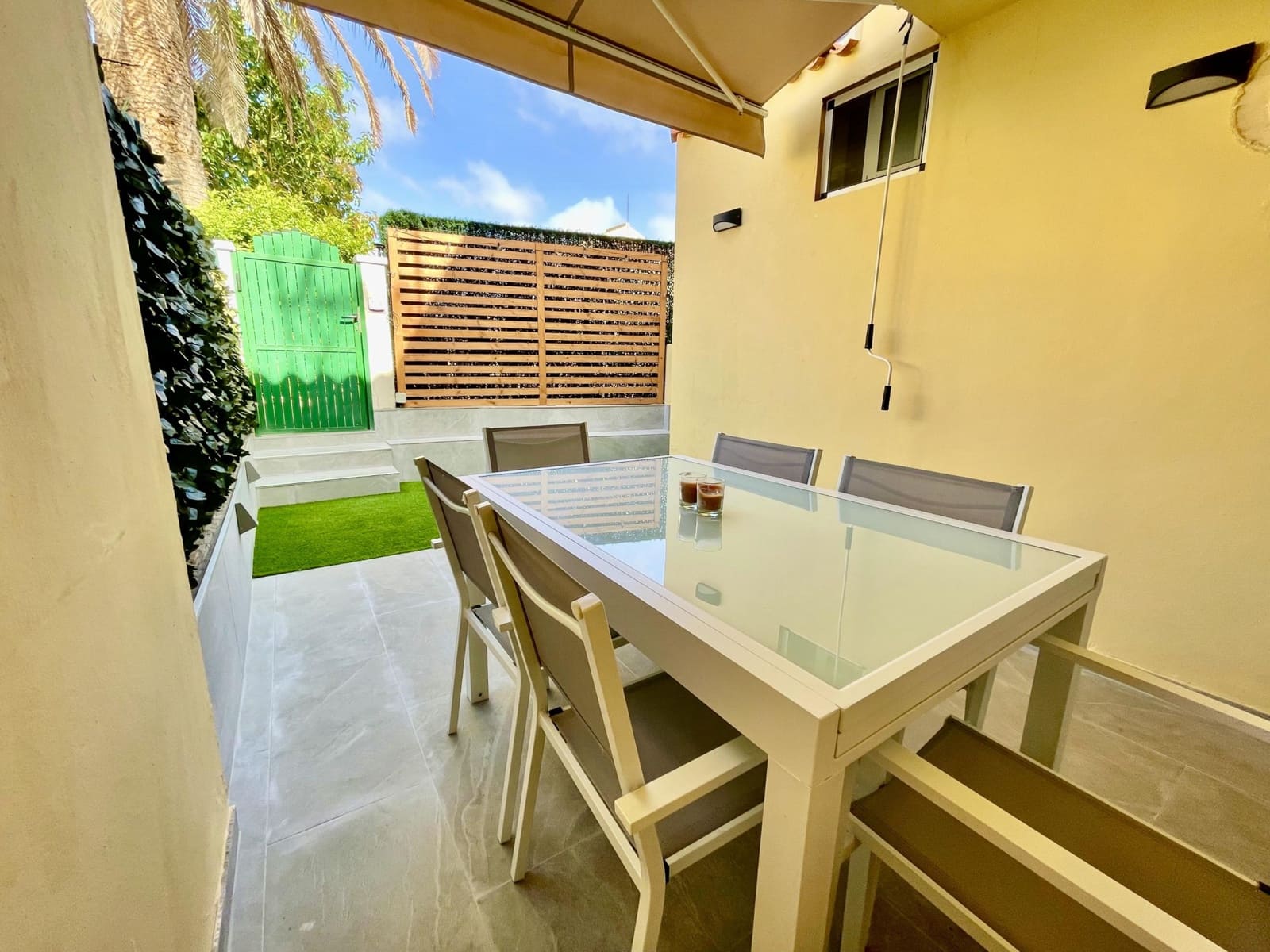 1 Zimmer Apartment zu vermieten in Sonneland mit Pool - 1.200 € (Ref: 8038079)