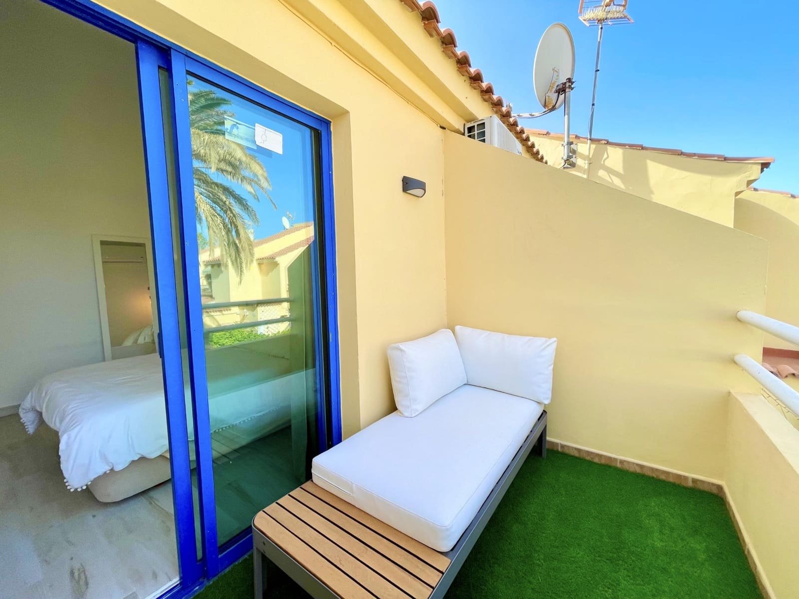 1 Zimmer Apartment zu vermieten in Sonneland mit Pool - 1.200 € (Ref: 8038079)