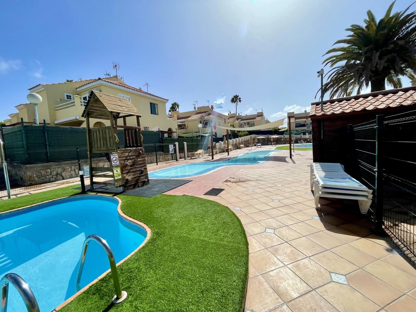 1 Zimmer Apartment zu vermieten in Sonneland mit Pool - 1.200 € (Ref: 8038079)