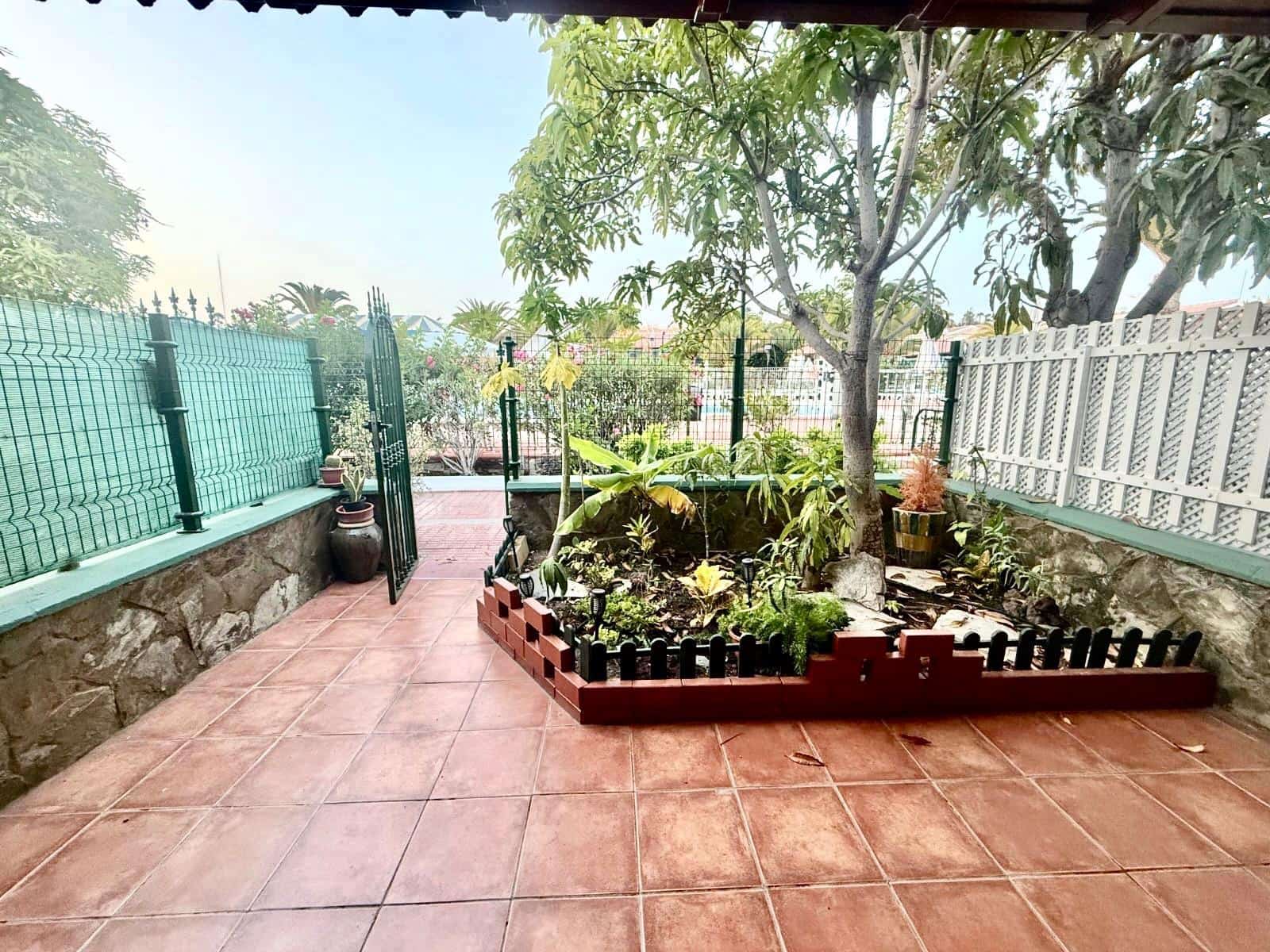 2 Zimmer Bungalow zu vermieten in Sonneland mit Pool - 1.000 € (Ref: 8053383)