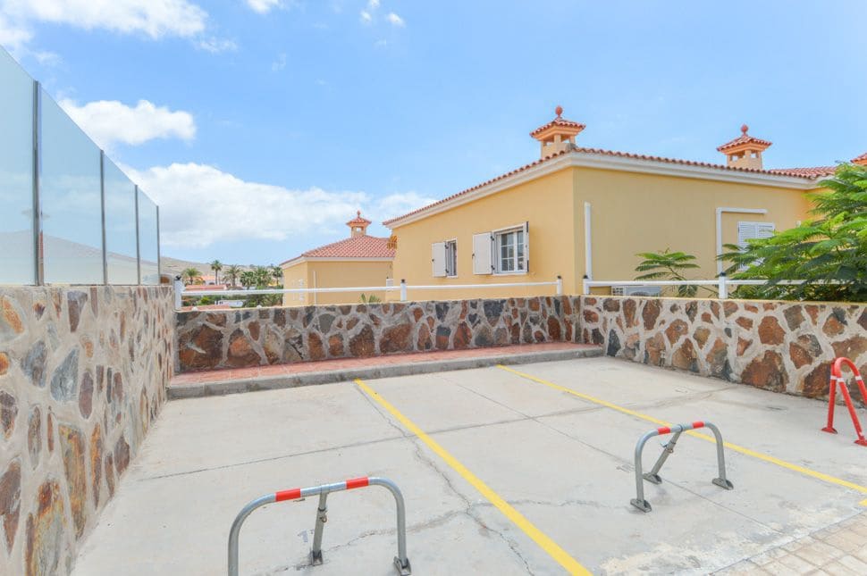 1 bedroom Apartment for rent in Mogan with pool garage - € 1,050 (Ref: 8063242)