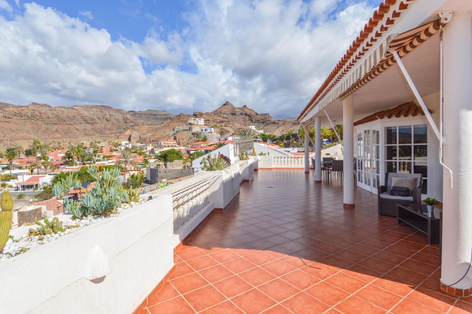 5 Zimmer Villa zu verkaufen in Mogan mit Pool Garage - 795.000 € (Ref: 8757932)