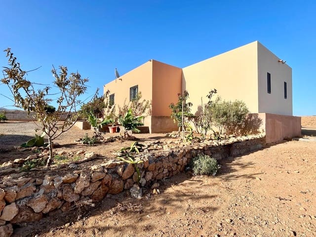 3 makuuhuone Maalaistalo myytävänä paikassa Tuineje - 425 000 € (Ref: 9602784)