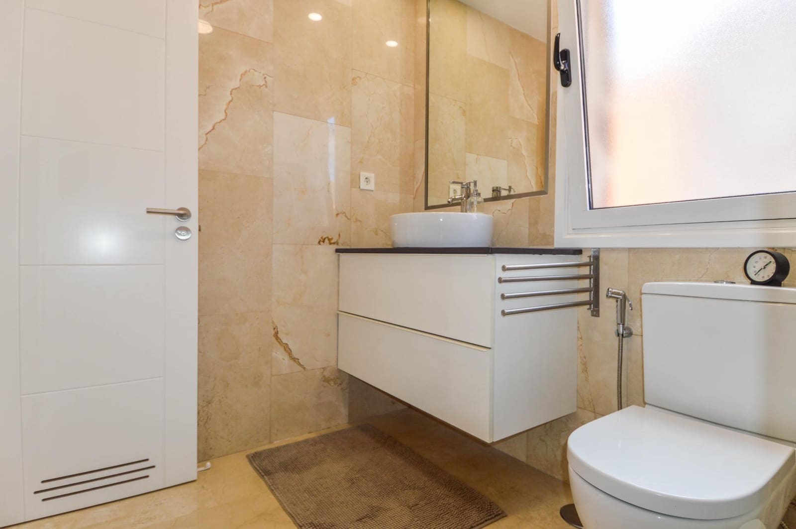 2 slaapkamer Appartement te koop in Mogan met zwembad garage - € 380.000 (Ref: 9602799)