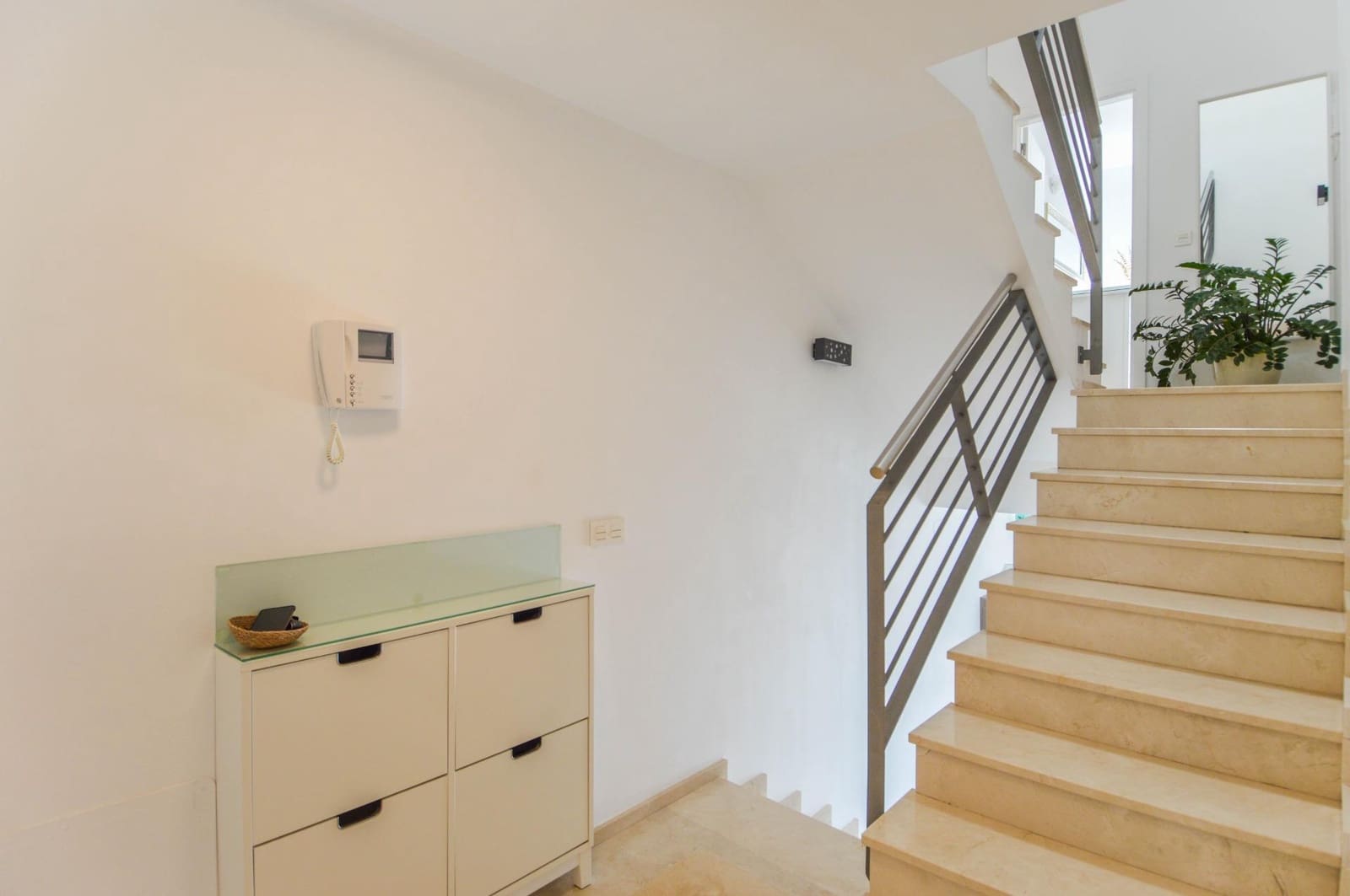 2 slaapkamer Appartement te koop in Mogan met zwembad garage - € 380.000 (Ref: 9602799)