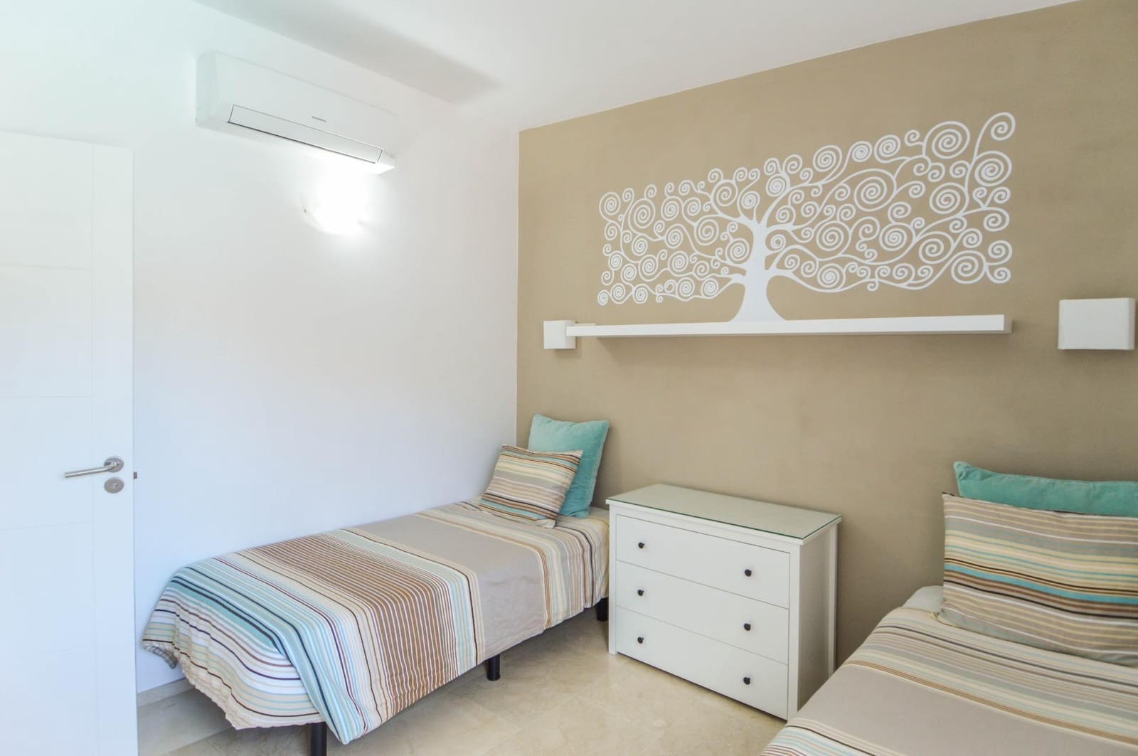 2 slaapkamer Appartement te koop in Mogan met zwembad garage - € 380.000 (Ref: 9602799)