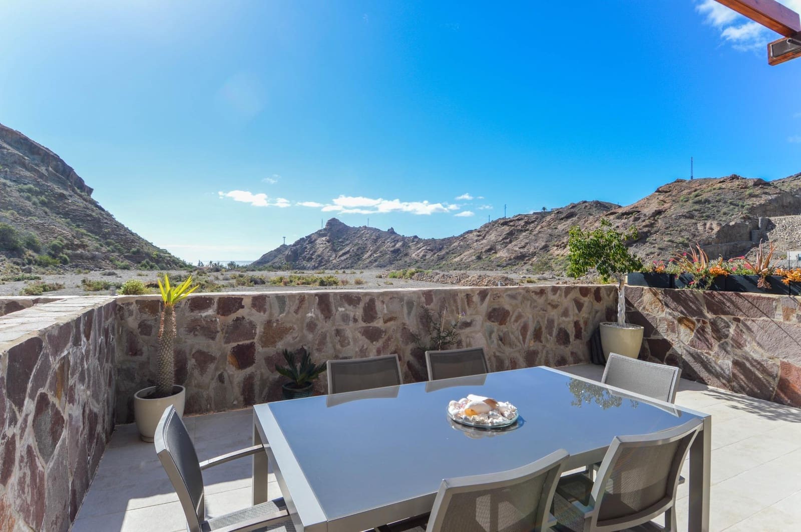 2 slaapkamer Appartement te koop in Mogan met zwembad garage - € 380.000 (Ref: 9602799)