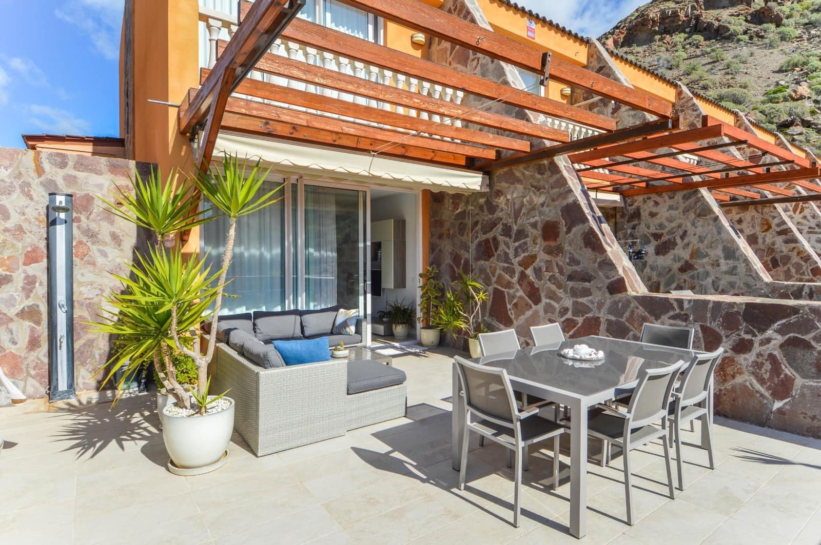 2 slaapkamer Appartement te koop in Mogan met zwembad garage - € 380.000 (Ref: 9602799)