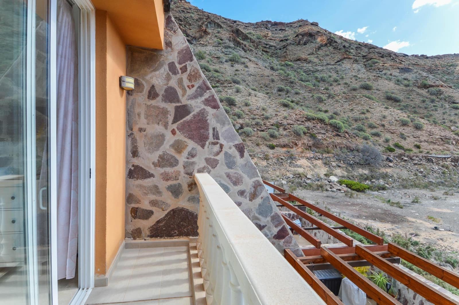 2 slaapkamer Appartement te koop in Mogan met zwembad garage - € 380.000 (Ref: 9602799)